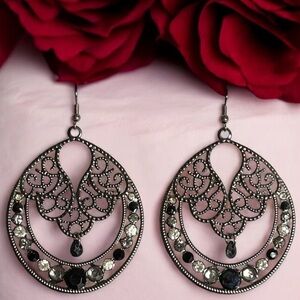 Gun Metal Filagree Faux Onyx and Diamond Costume Earrings